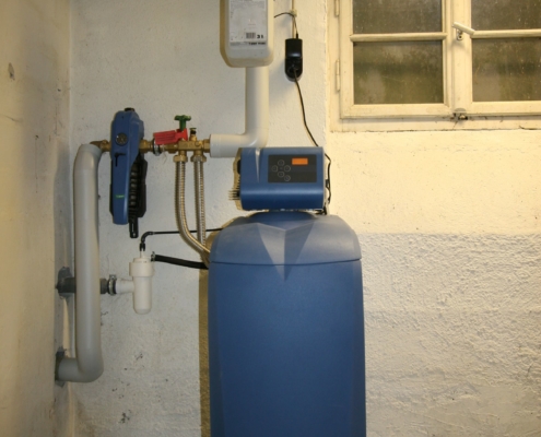Wasserenthärtungsanlage BWT mit Dosierung und Hauswasserstation